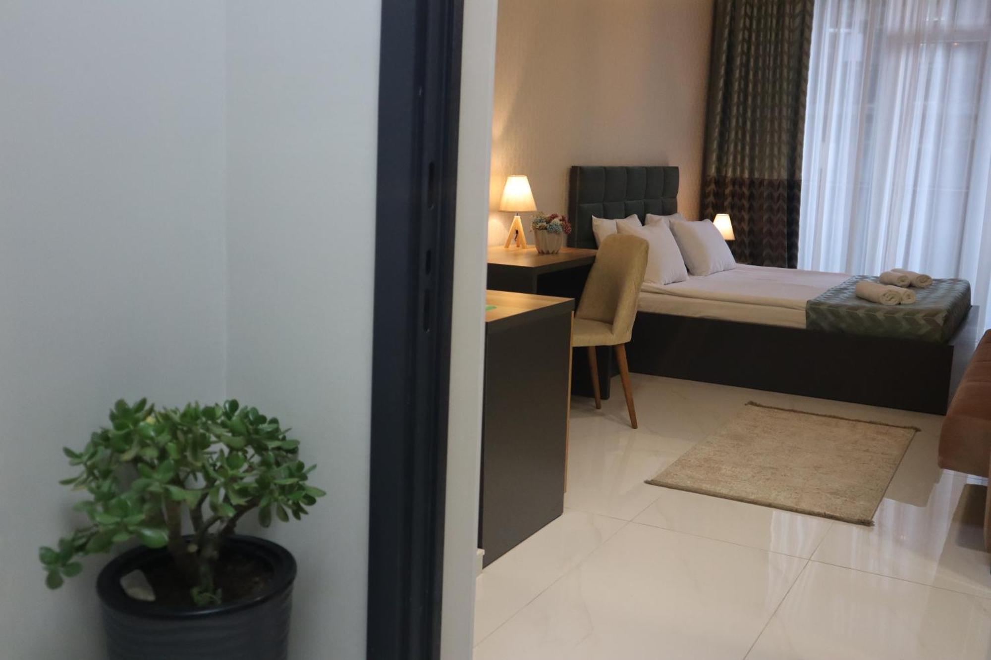 Horizons Hotel Rooms Batumi Exterior photo