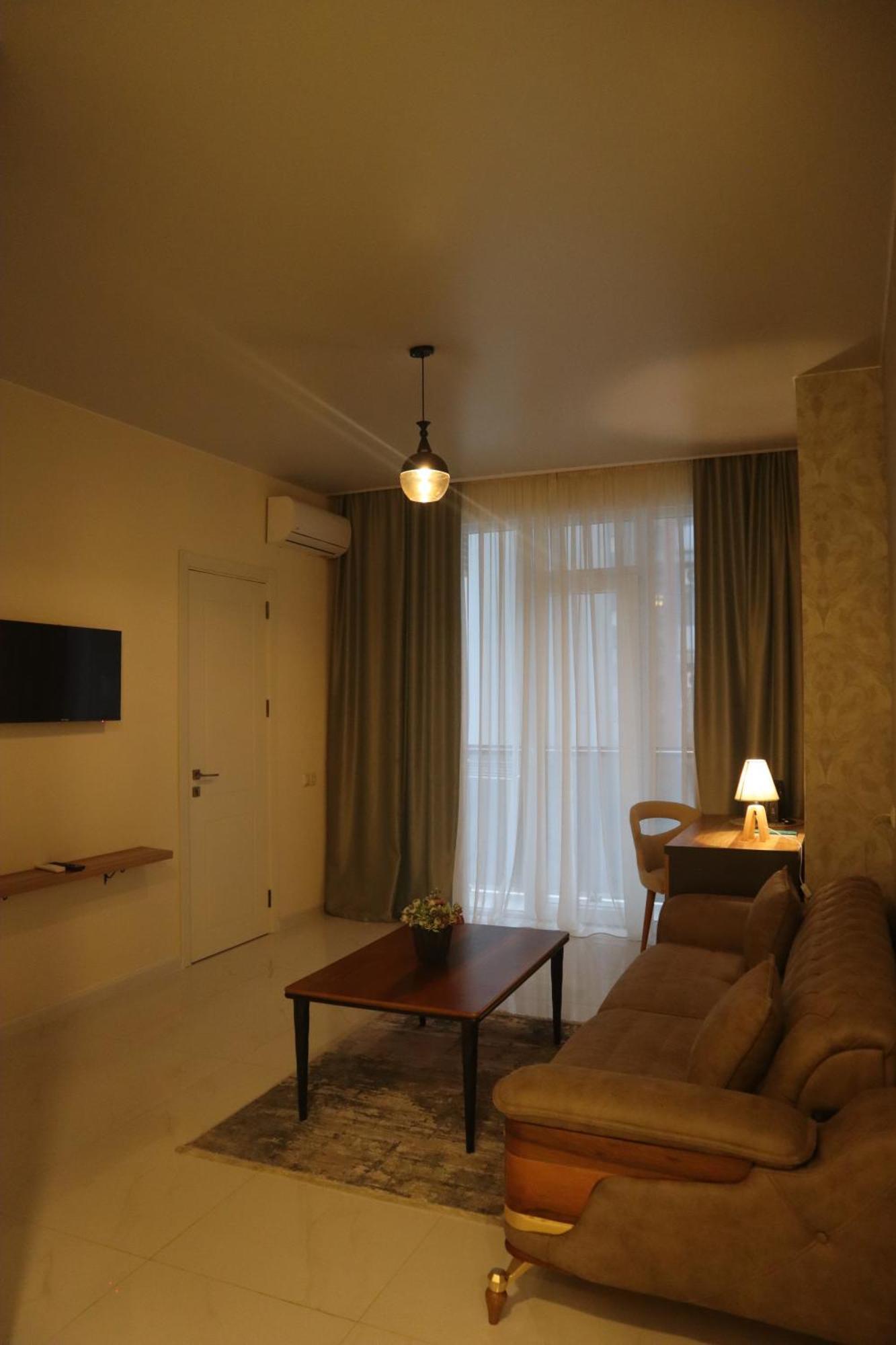 Horizons Hotel Rooms Batumi Exterior photo